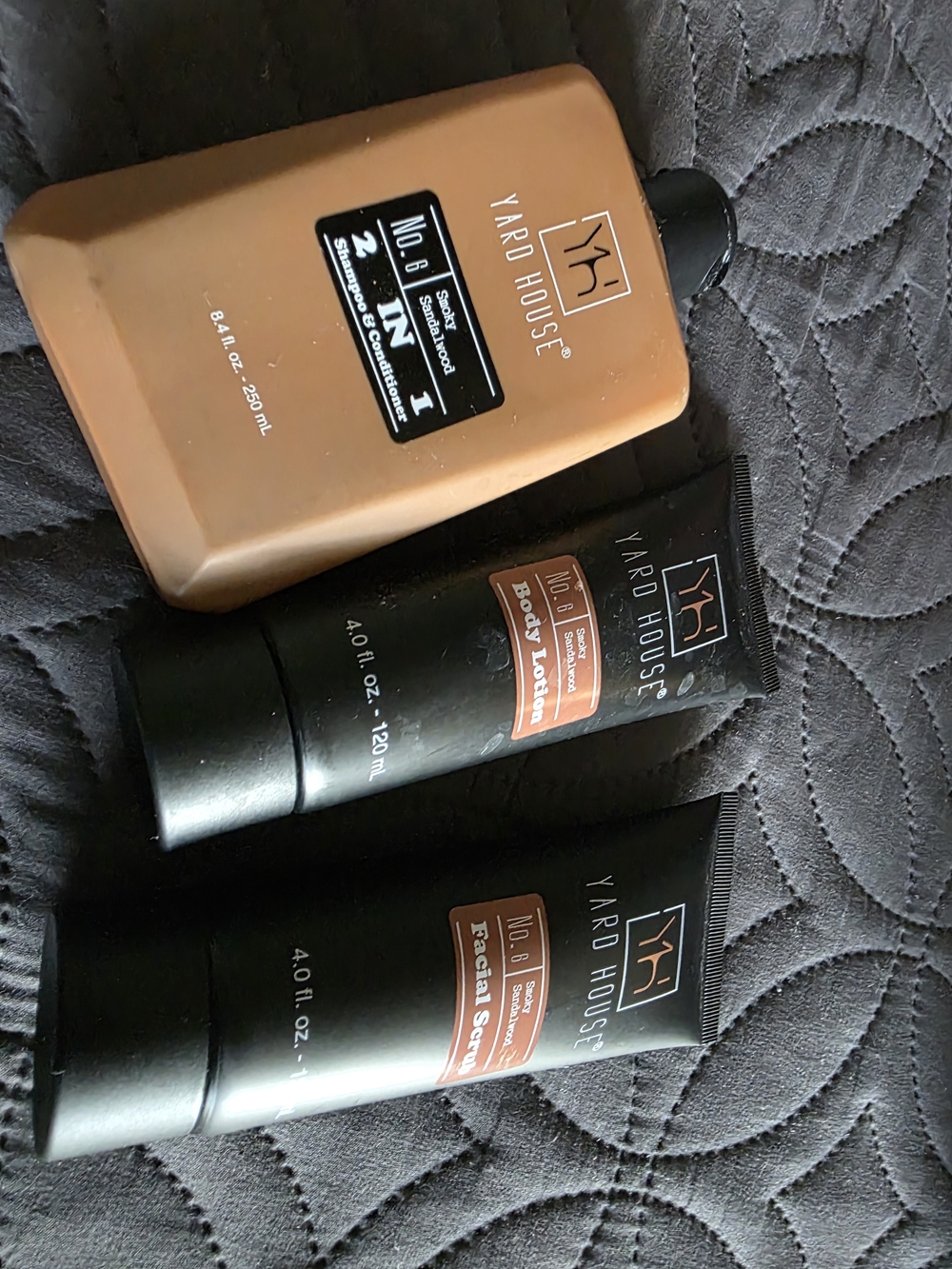 Yard House No. 8 Body & Facial Care Set in Black and Tan